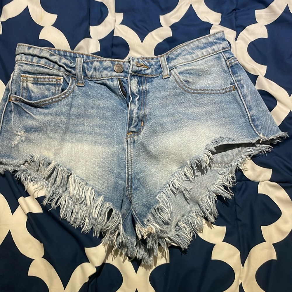 CELLO JEAN SHORTS